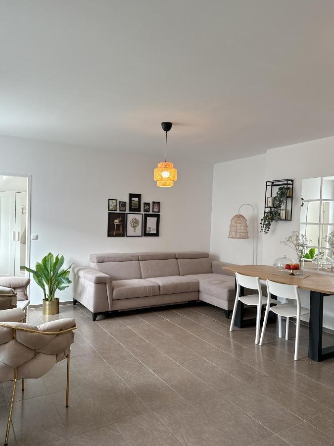 Appartamento Modernes Haus Naehe Parndorf Bruck an der Leitha Esterno foto